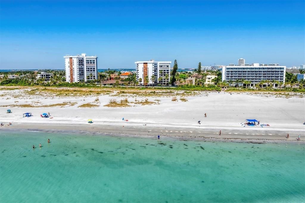 For Rent: $6,500 (2 beds, 2 baths, 1034 Square Feet)