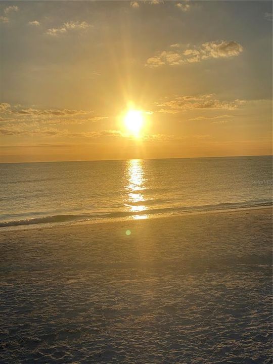 For Rent: $6,500 (2 beds, 2 baths, 1034 Square Feet)