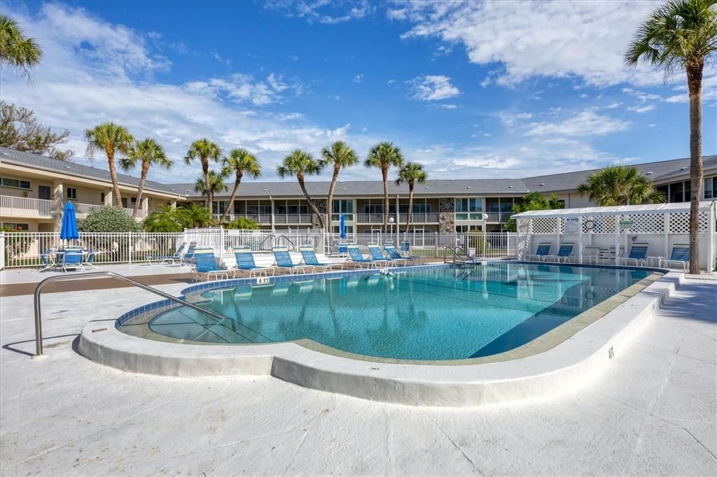 For Rent: $6,500 (2 beds, 2 baths, 1034 Square Feet)