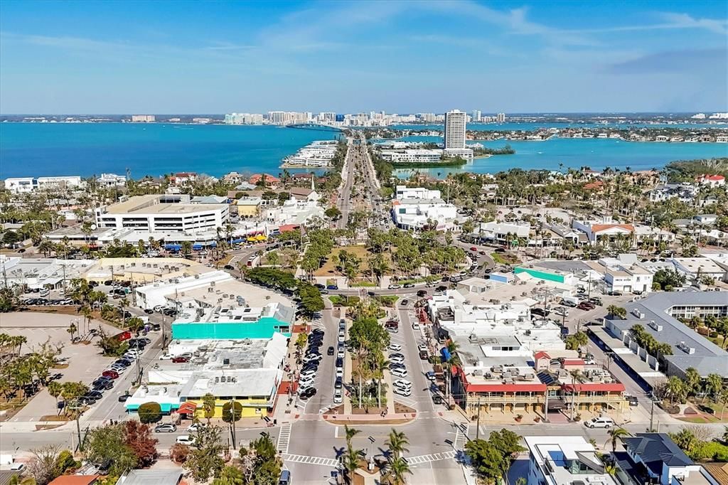 For Rent: $6,500 (2 beds, 2 baths, 1034 Square Feet)