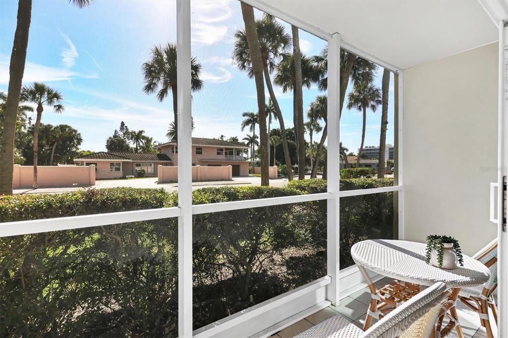 For Rent: $6,500 (2 beds, 2 baths, 1034 Square Feet)