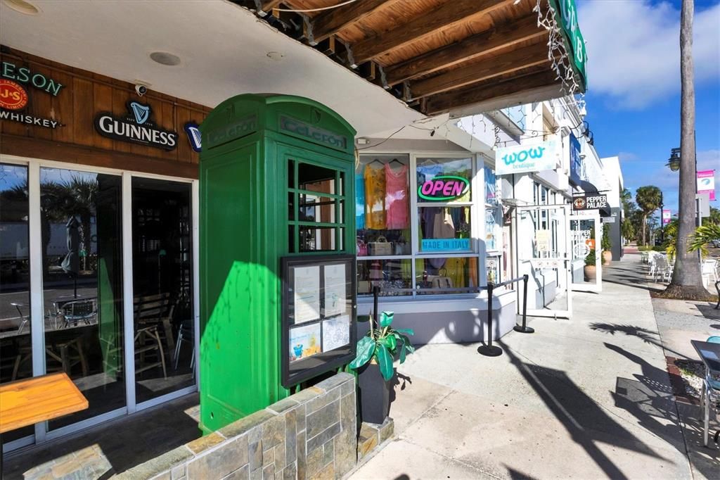 For Rent: $6,500 (2 beds, 2 baths, 1034 Square Feet)