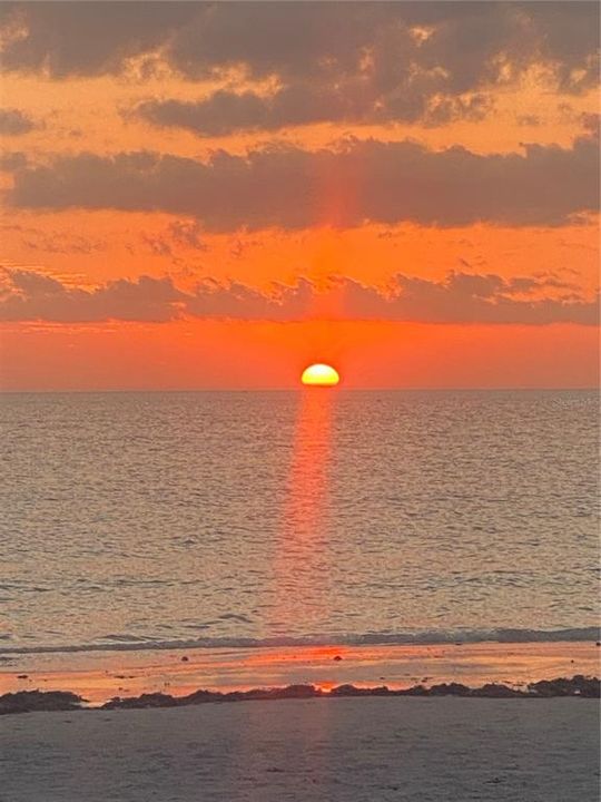 For Rent: $6,500 (2 beds, 2 baths, 1034 Square Feet)