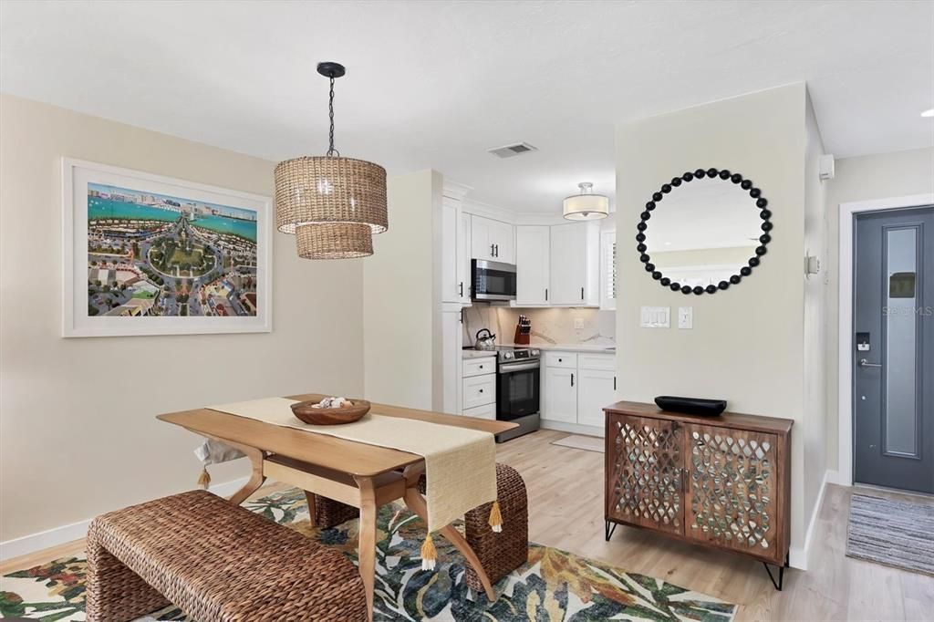 For Rent: $6,500 (2 beds, 2 baths, 1034 Square Feet)