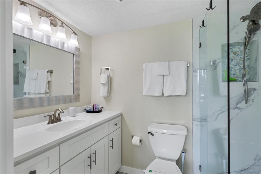 For Rent: $6,500 (2 beds, 2 baths, 1034 Square Feet)