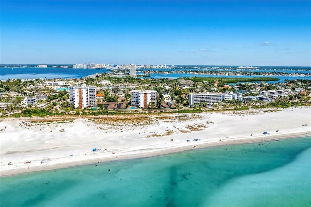 For Rent: $6,500 (2 beds, 2 baths, 1034 Square Feet)