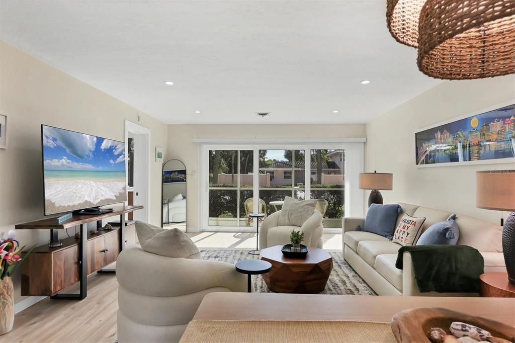 For Rent: $6,500 (2 beds, 2 baths, 1034 Square Feet)