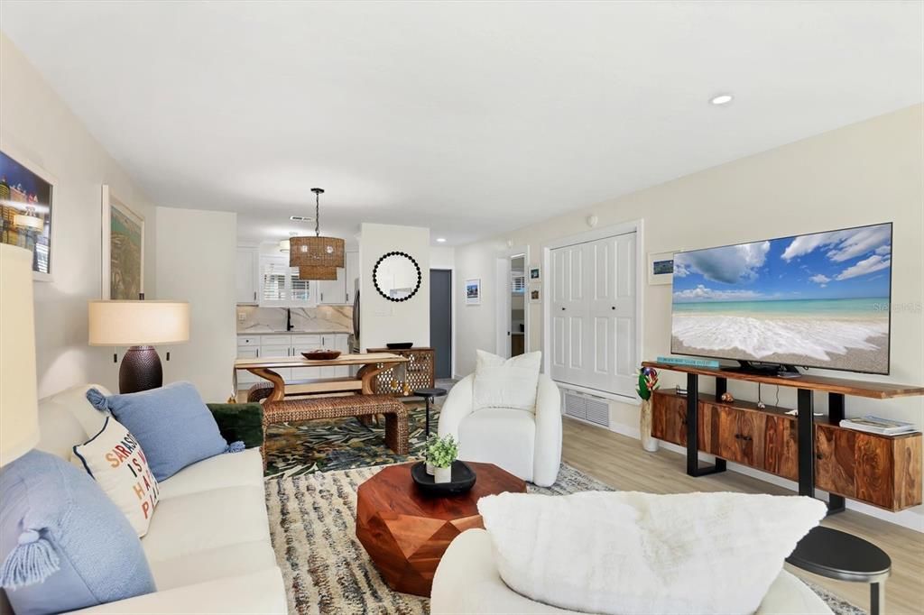 For Rent: $6,500 (2 beds, 2 baths, 1034 Square Feet)