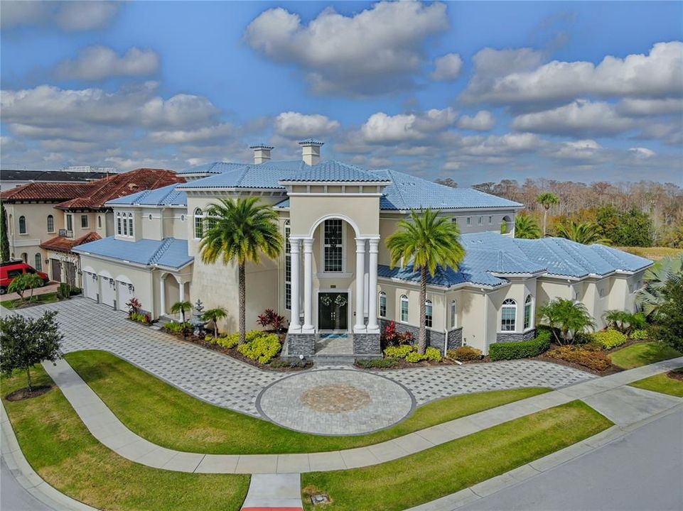 待售: $595,000 (0.33 acres)