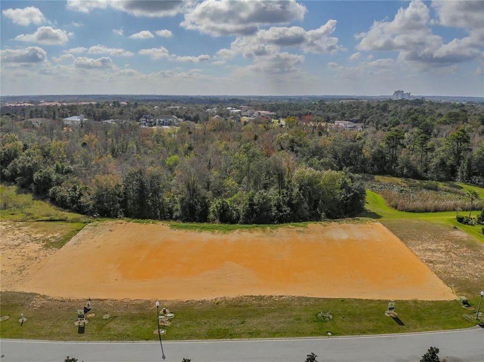 待售: $595,000 (0.33 acres)