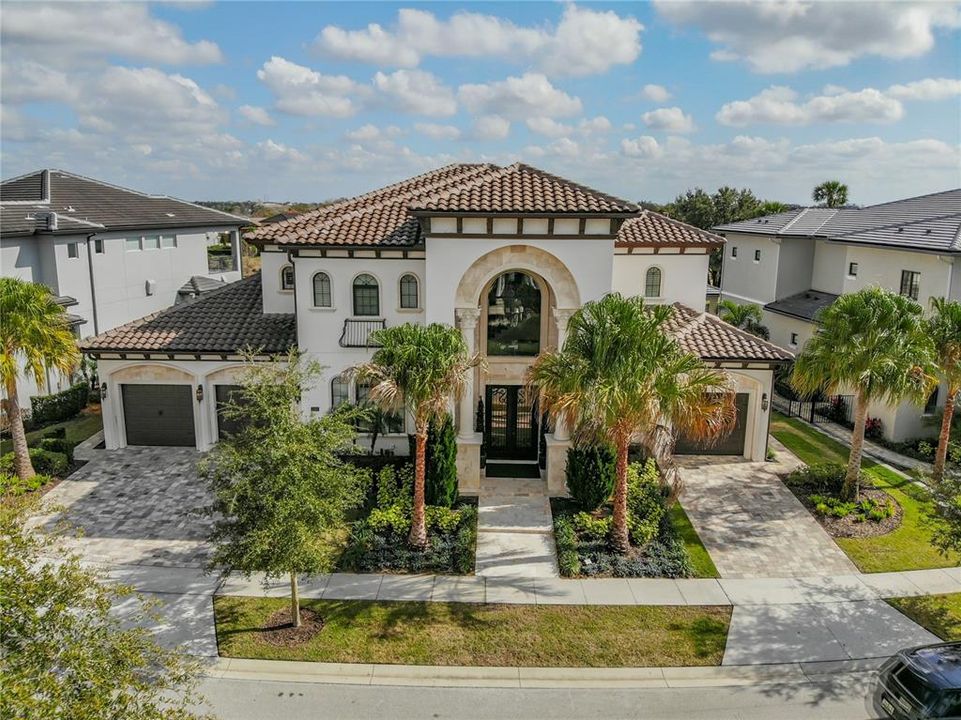 待售: $595,000 (0.33 acres)