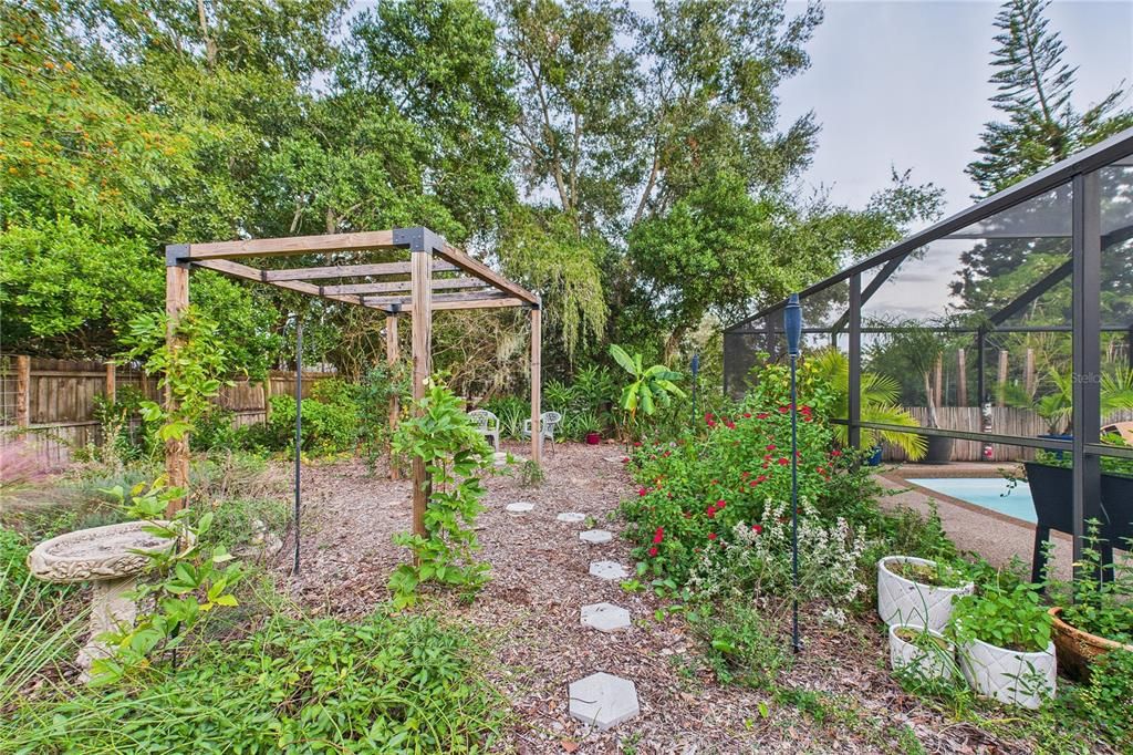 For Sale: $450,000 (3 beds, 2 baths, 1657 Square Feet)