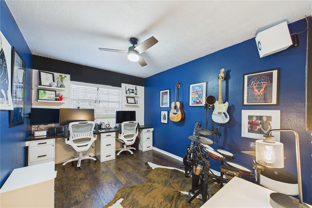 For Sale: $450,000 (3 beds, 2 baths, 1657 Square Feet)