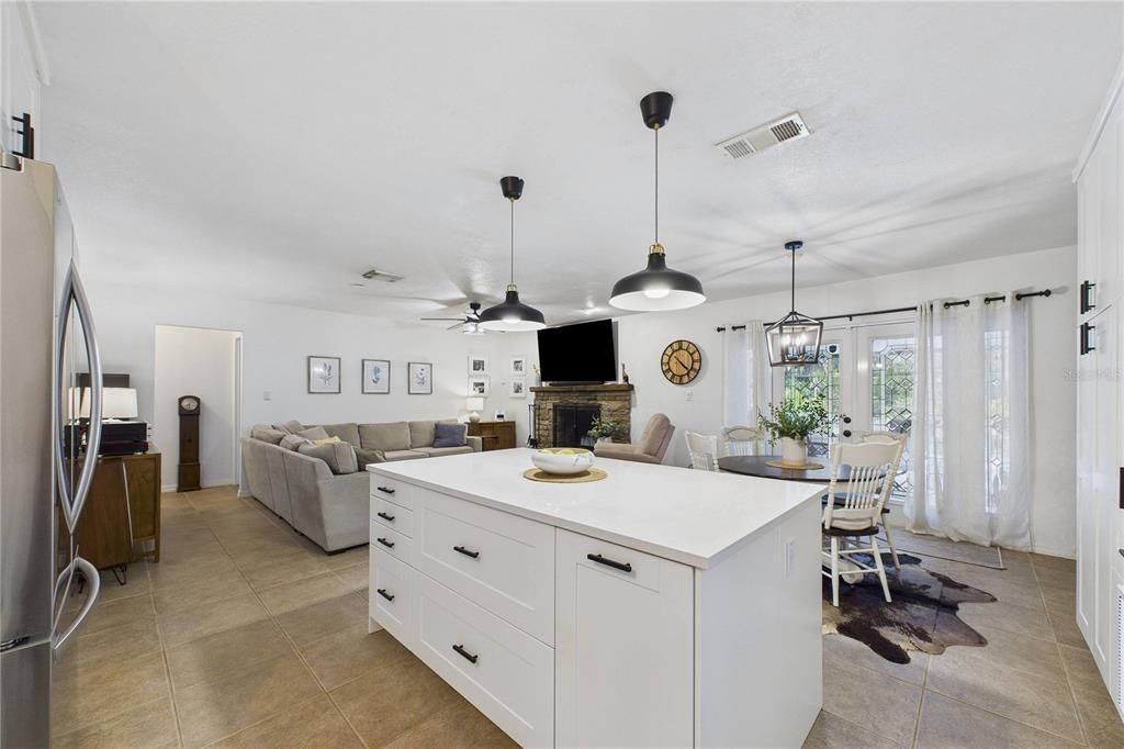 For Sale: $450,000 (3 beds, 2 baths, 1657 Square Feet)