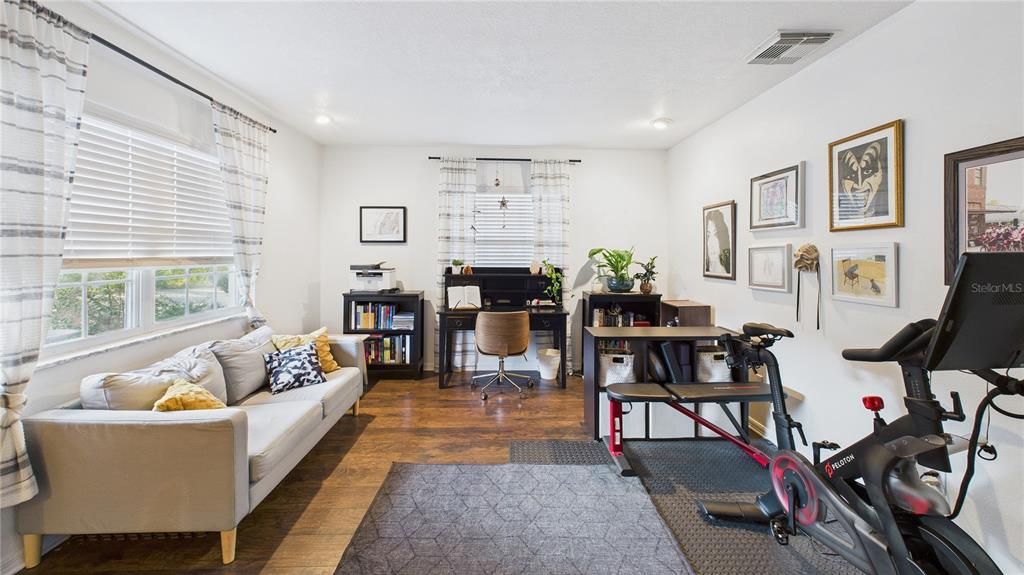 For Sale: $450,000 (3 beds, 2 baths, 1657 Square Feet)