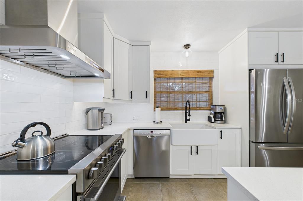 For Sale: $450,000 (3 beds, 2 baths, 1657 Square Feet)