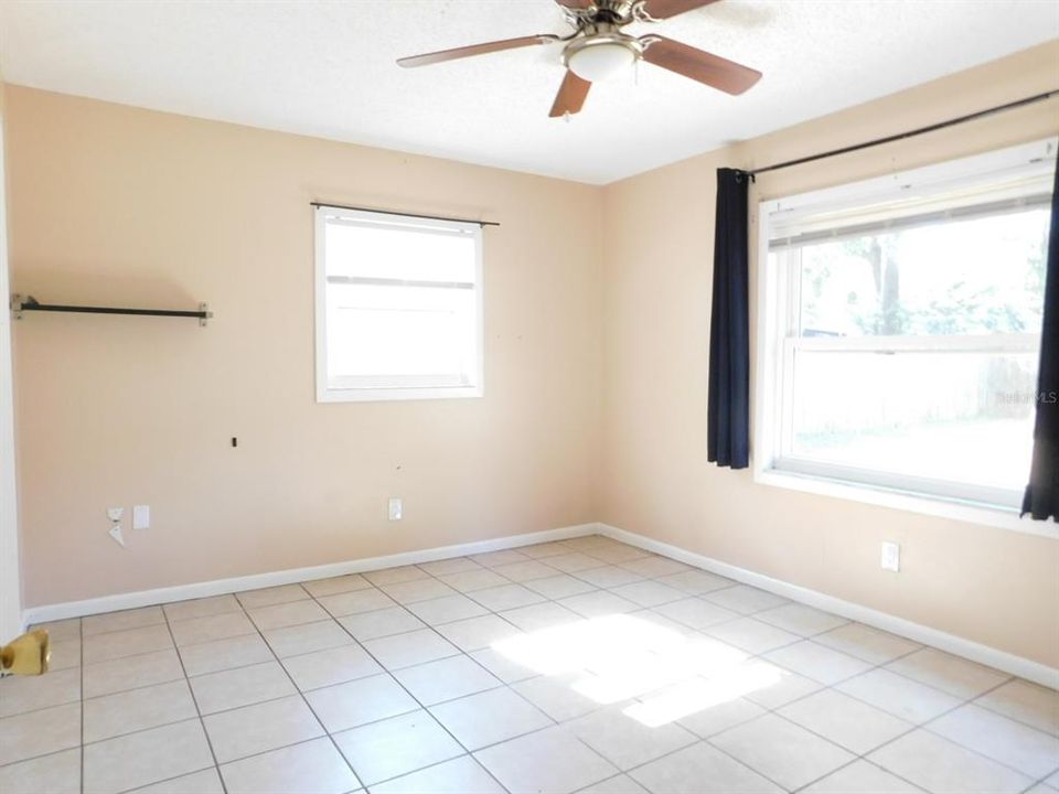 En Venta: $195,000 (3 camas, 2 baños, 1083 Pies cuadrados)