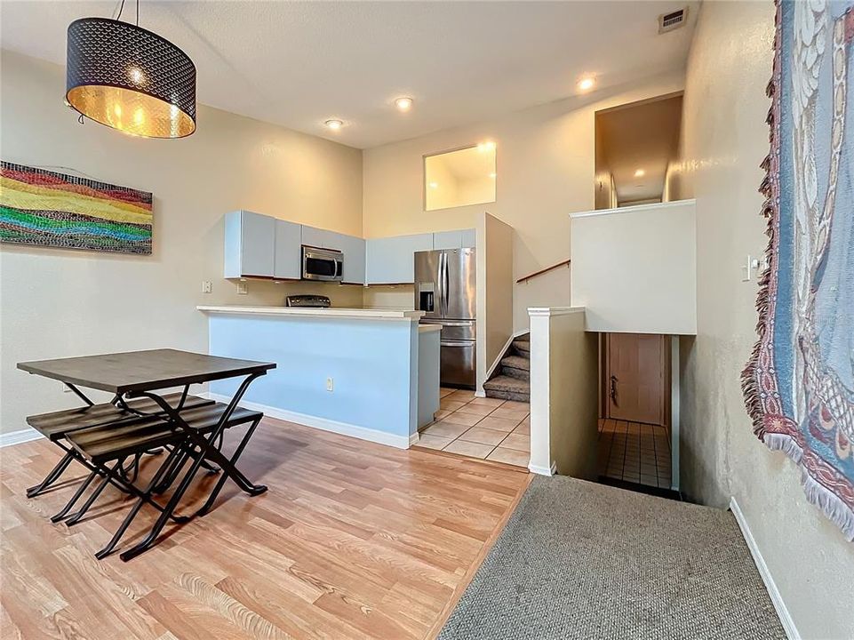 En Venta: $170,000 (2 camas, 2 baños, 1245 Pies cuadrados)