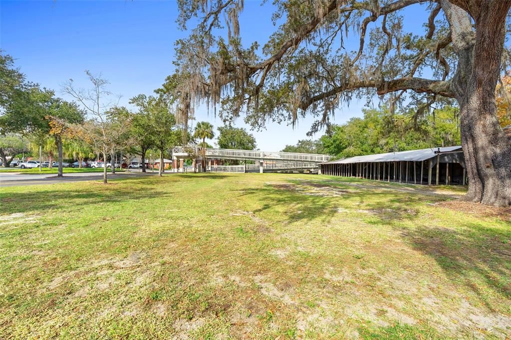 待售: $425,000 (0.32 acres)