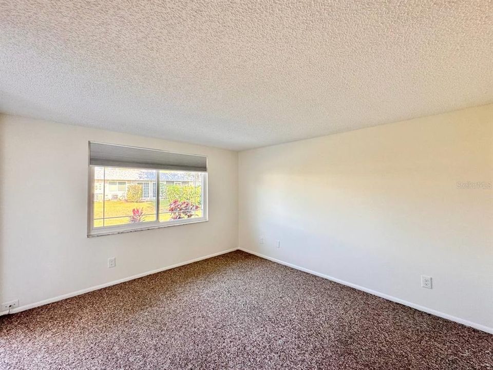 For Rent: $1,500 (2 beds, 1 baths, 827 Square Feet)