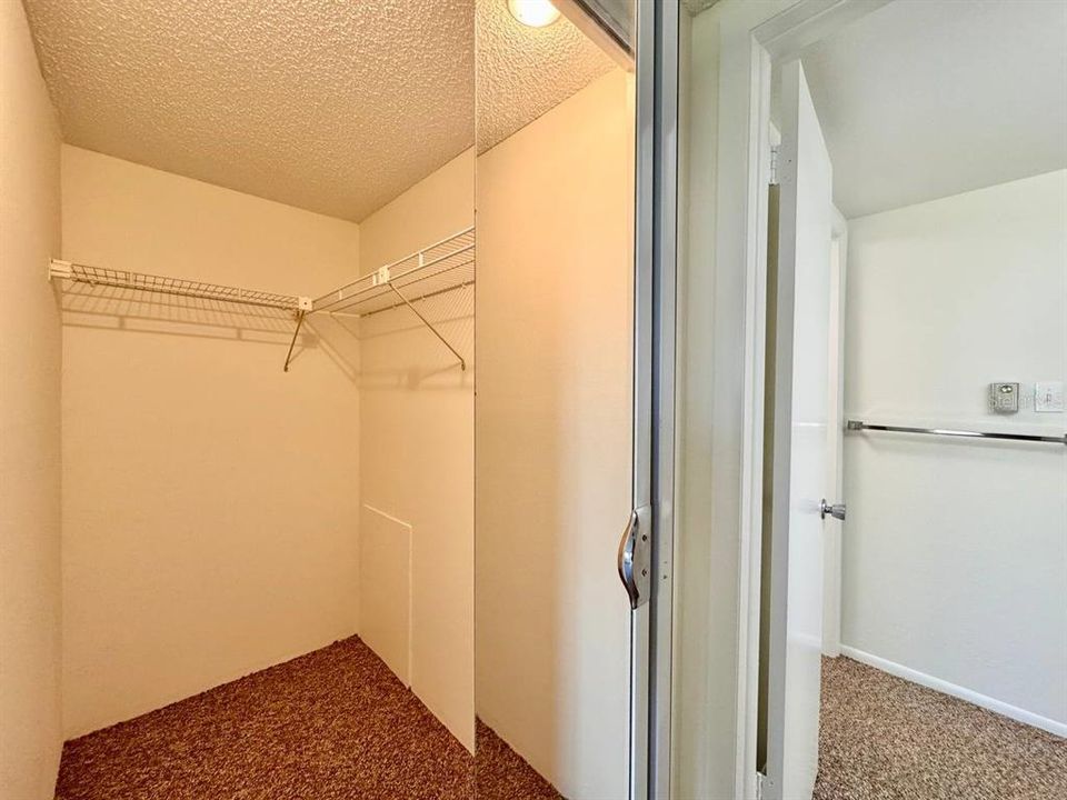 For Rent: $1,500 (2 beds, 1 baths, 827 Square Feet)