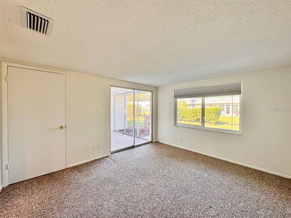 For Rent: $1,500 (2 beds, 1 baths, 827 Square Feet)