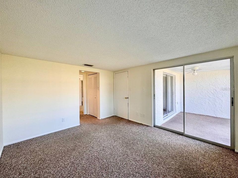 For Rent: $1,500 (2 beds, 1 baths, 827 Square Feet)