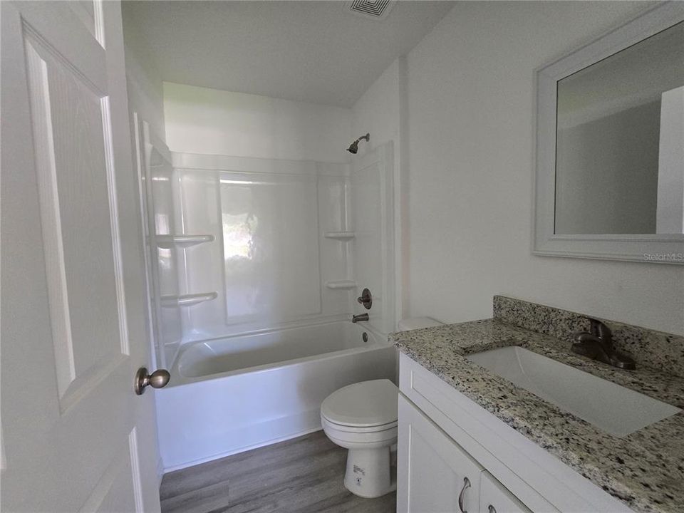 出租: $1,875 (3 贝兹, 2 浴室, 1096 平方英尺)