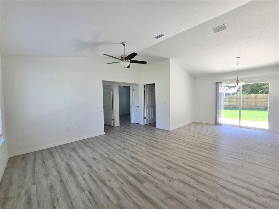 出租: $1,875 (3 贝兹, 2 浴室, 1096 平方英尺)