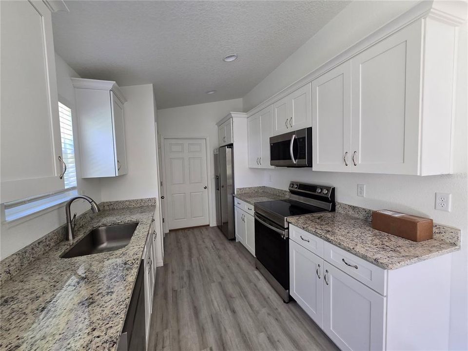 出租: $1,875 (3 贝兹, 2 浴室, 1096 平方英尺)