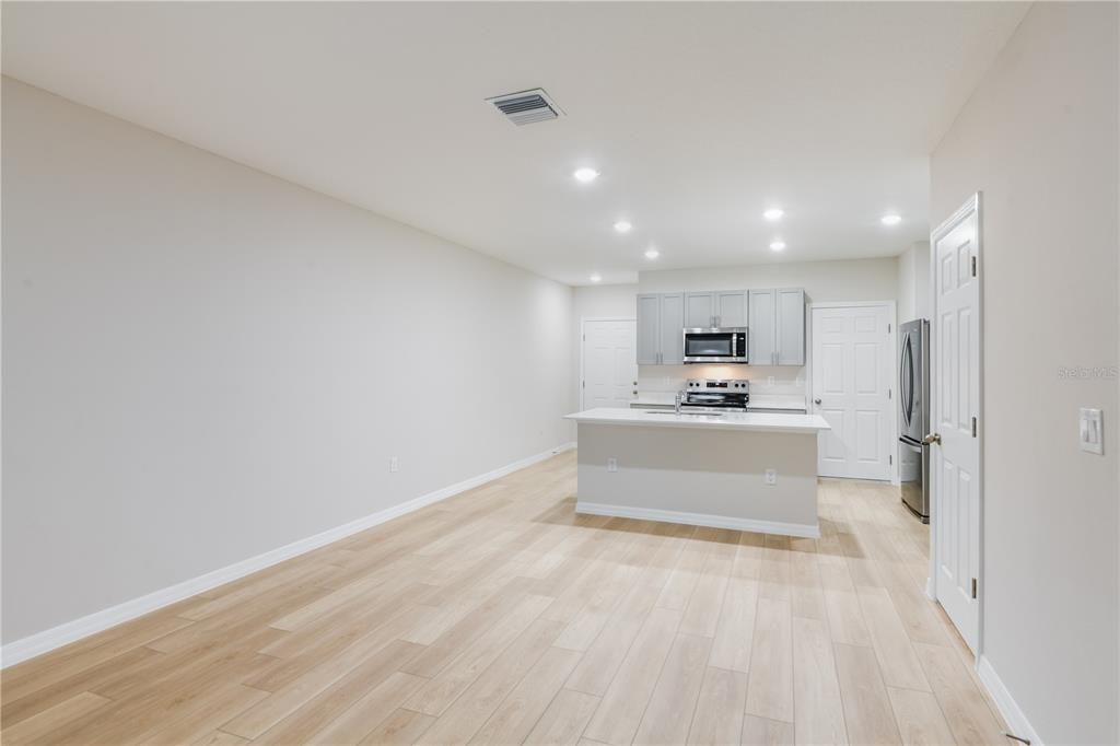 En Venta: $293,884 (3 camas, 2 baños, 1720 Pies cuadrados)