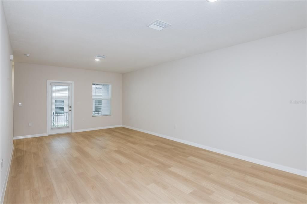 En Venta: $293,884 (3 camas, 2 baños, 1720 Pies cuadrados)