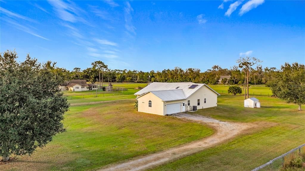 For Sale: $839,900 (3 beds, 2 baths, 2048 Square Feet)