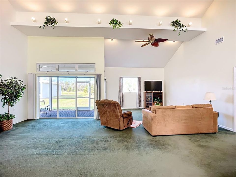 For Sale: $839,900 (3 beds, 2 baths, 2048 Square Feet)