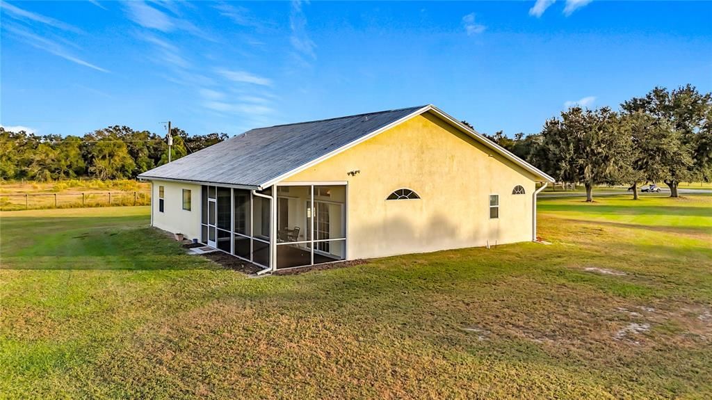 For Sale: $839,900 (3 beds, 2 baths, 2048 Square Feet)