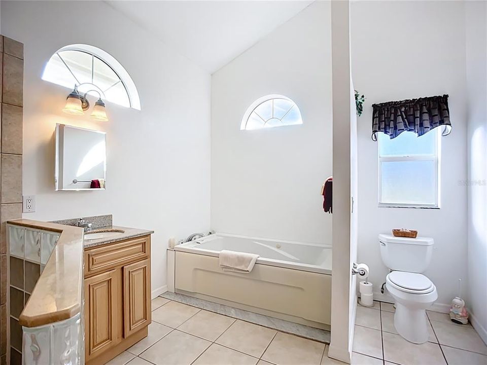 For Sale: $839,900 (3 beds, 2 baths, 2048 Square Feet)