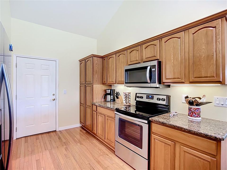 For Sale: $839,900 (3 beds, 2 baths, 2048 Square Feet)