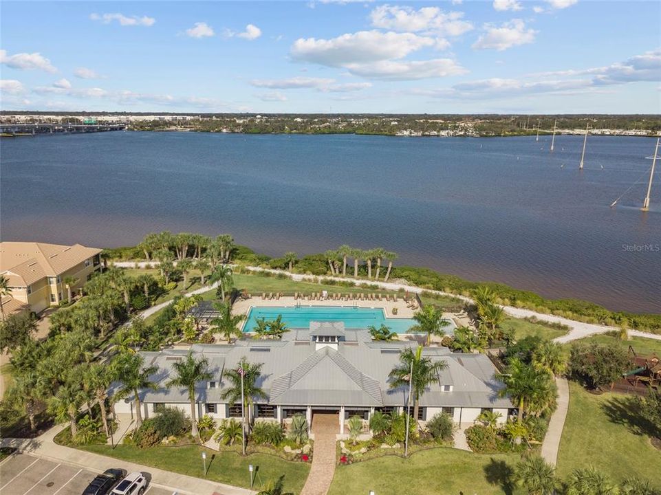 На продажу: $699,999 (4 спален, 4 ванн, 2934 Квадратных фут)