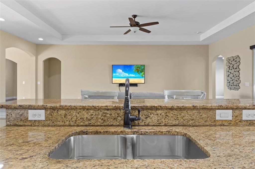 На продажу: $699,999 (4 спален, 4 ванн, 2934 Квадратных фут)