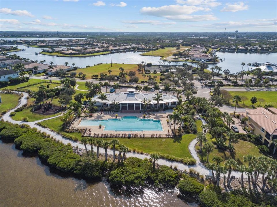 На продажу: $699,999 (4 спален, 4 ванн, 2934 Квадратных фут)