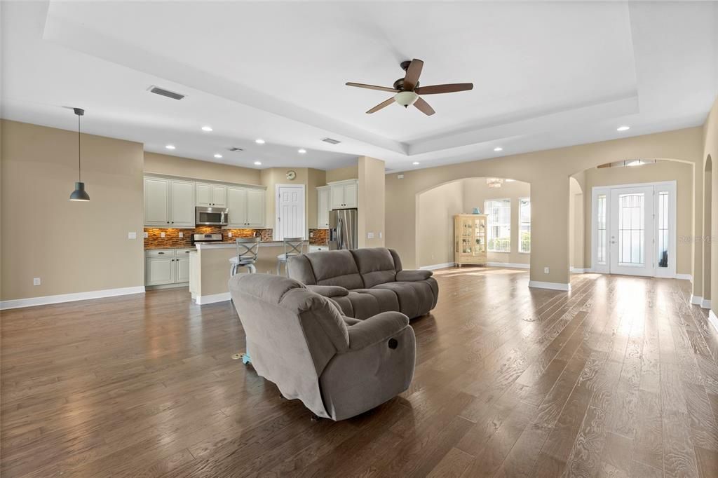 На продажу: $699,999 (4 спален, 4 ванн, 2934 Квадратных фут)