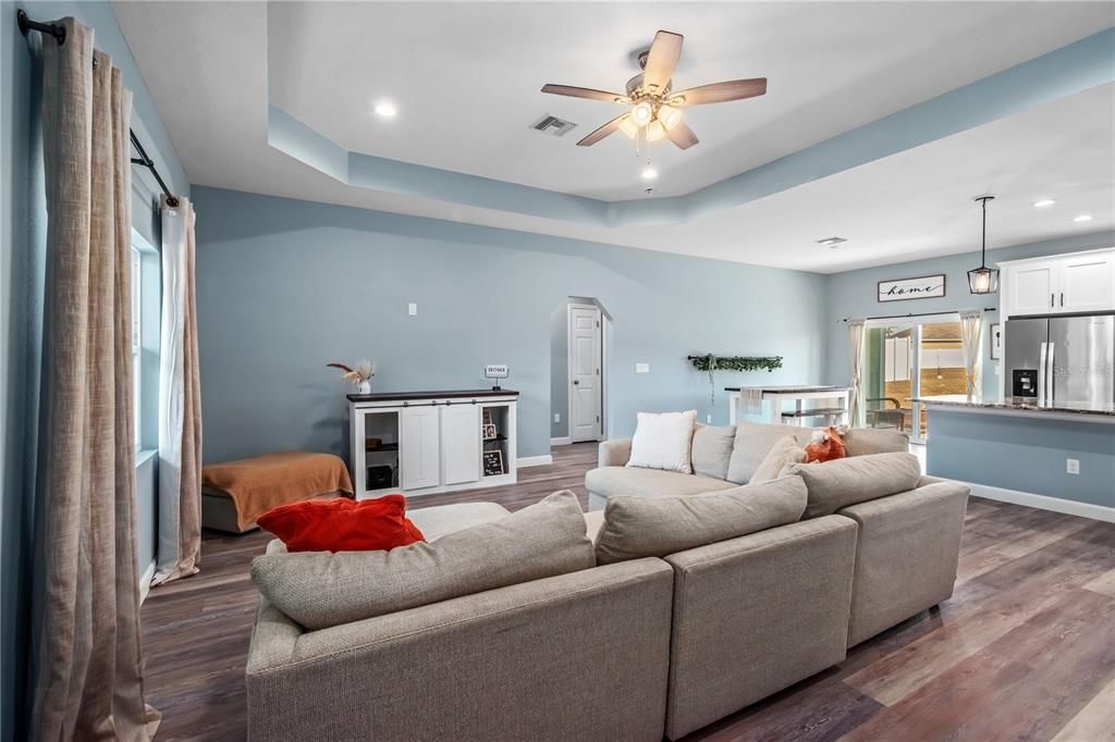 For Sale: $368,999 (3 beds, 2 baths, 1799 Square Feet)