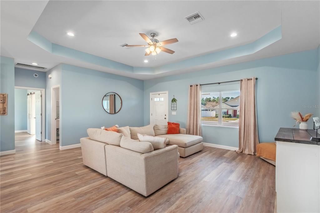 For Sale: $368,999 (3 beds, 2 baths, 1799 Square Feet)