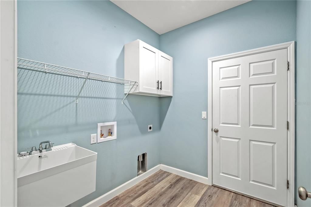 For Sale: $368,999 (3 beds, 2 baths, 1799 Square Feet)