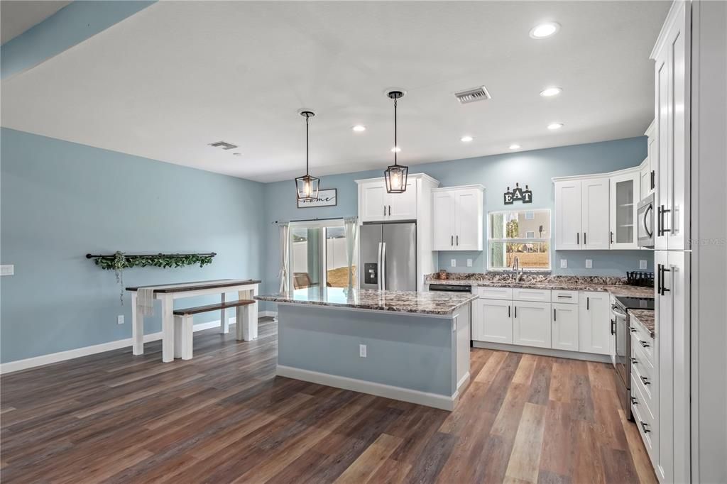 For Sale: $368,999 (3 beds, 2 baths, 1799 Square Feet)