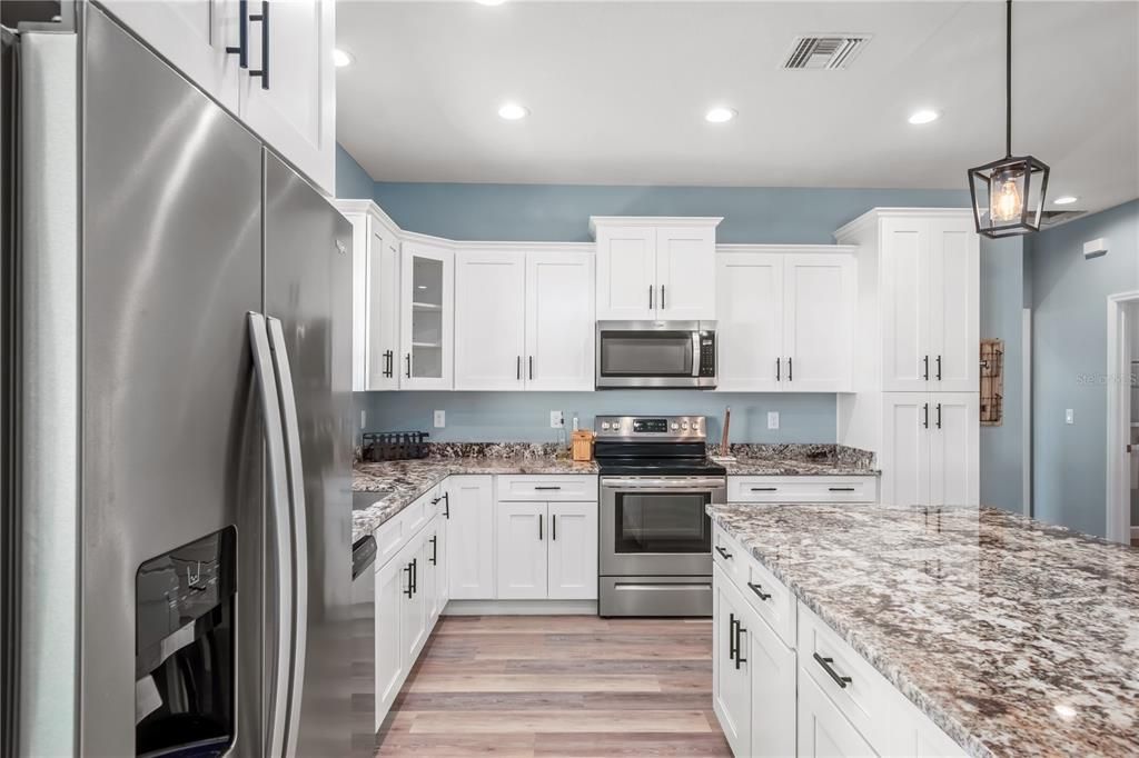 For Sale: $368,999 (3 beds, 2 baths, 1799 Square Feet)