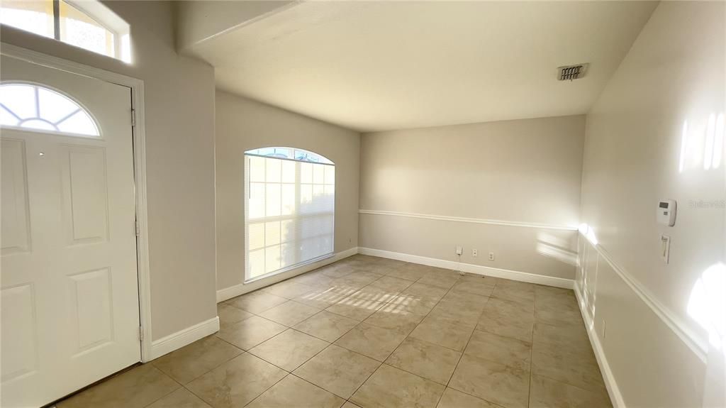 For Rent: $2,400 (4 beds, 2 baths, 2164 Square Feet)