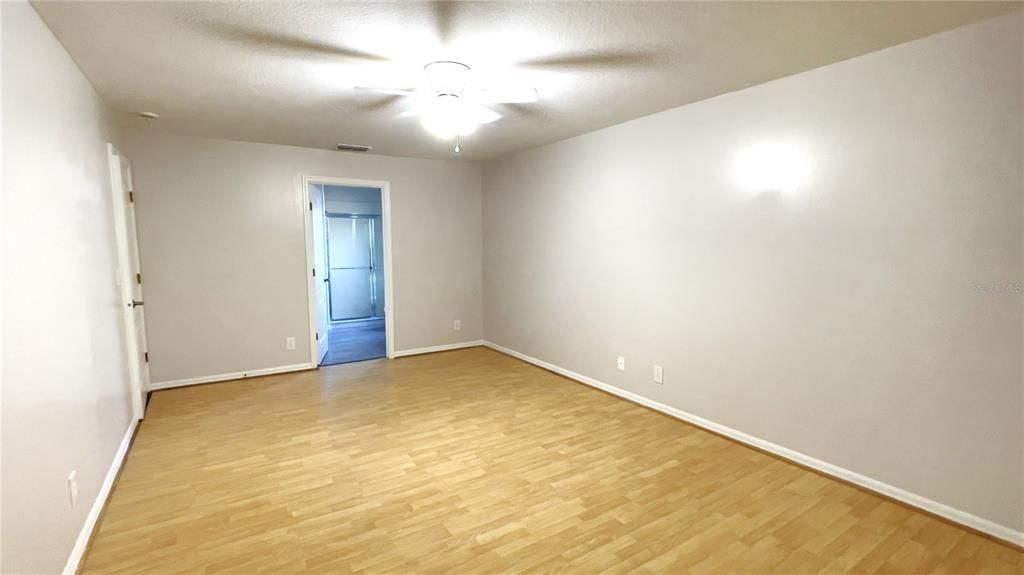 For Rent: $2,400 (4 beds, 2 baths, 2164 Square Feet)