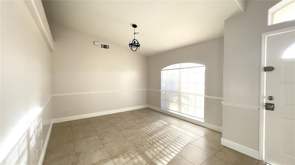 For Rent: $2,400 (4 beds, 2 baths, 2164 Square Feet)