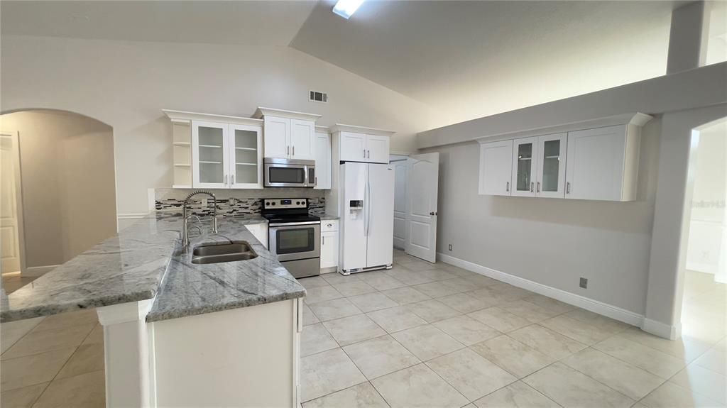 For Rent: $2,400 (4 beds, 2 baths, 2164 Square Feet)